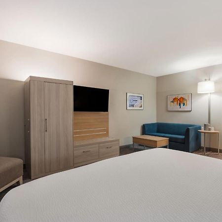 Holiday Inn Express & Suites Lexington By Ihg Exterior photo