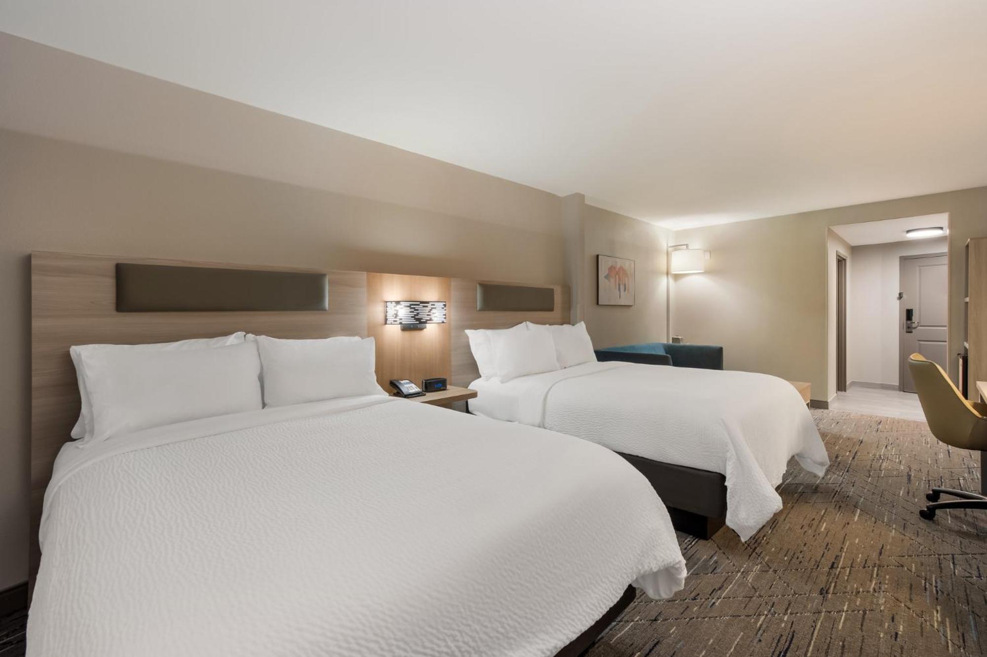 Holiday Inn Express & Suites Lexington By Ihg Exterior photo