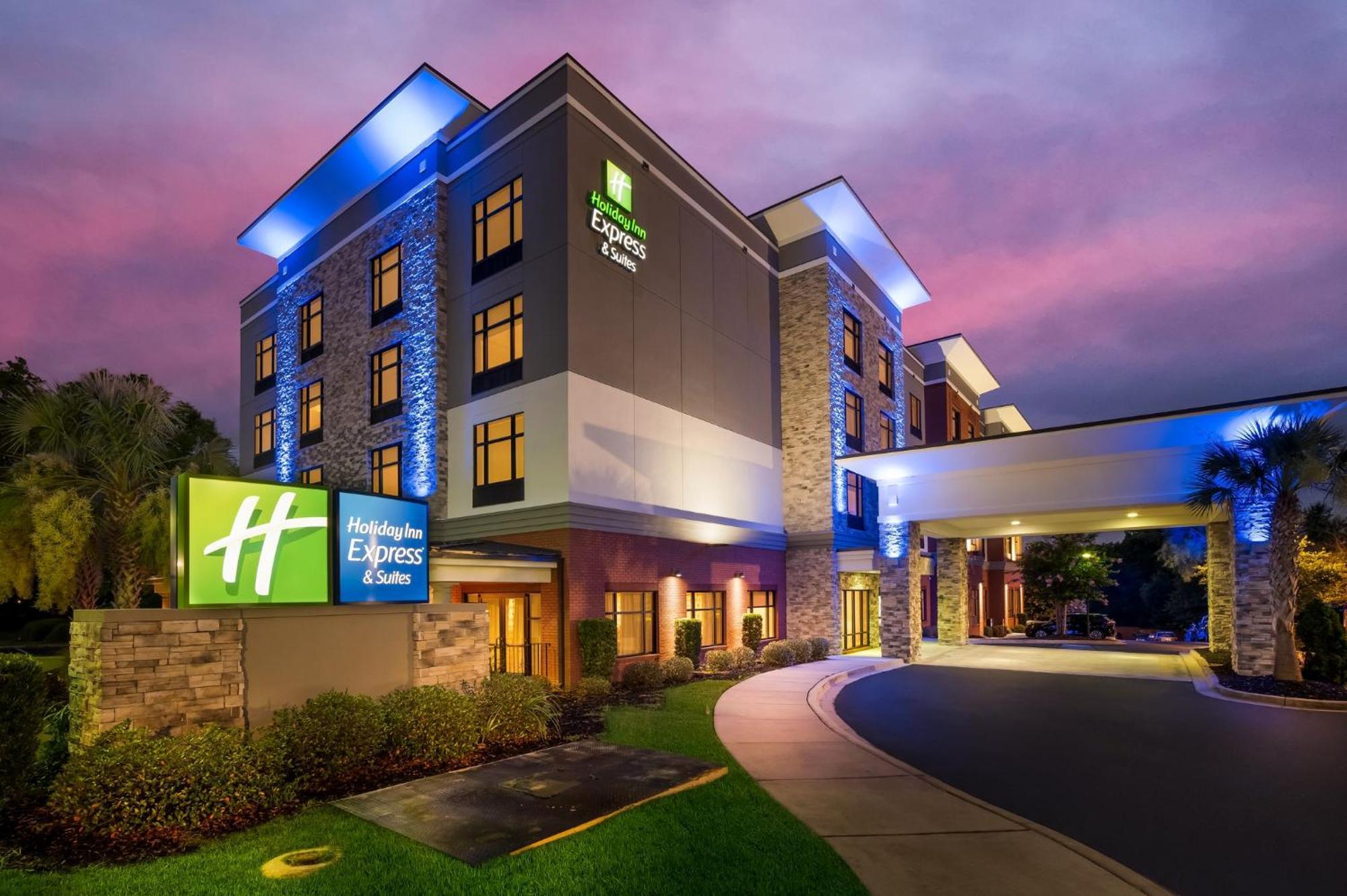 Holiday Inn Express & Suites Lexington By Ihg Exterior photo